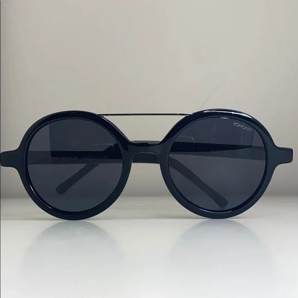 Komono New Vivien Glossy Black Sunglasses